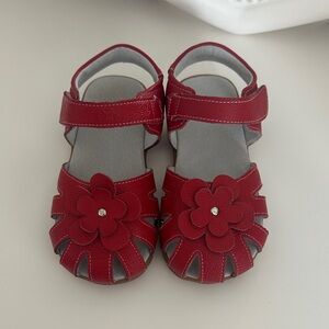 Red Floral Kids Sandals size 32 US (1-1.5)
